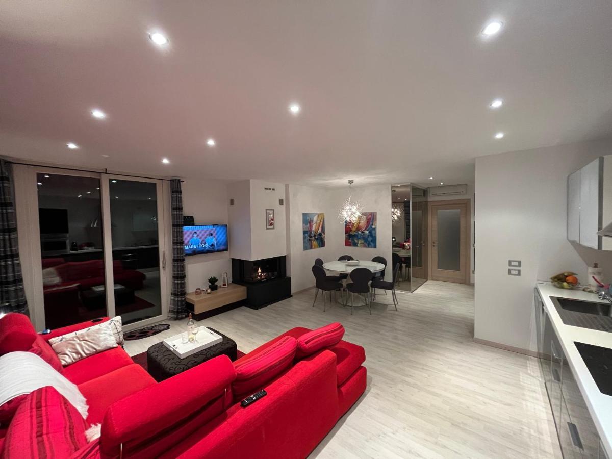 Favola Bella The Panoramic Penthouse Διαμέρισμα Μπαρντολίνο Εξωτερικό φωτογραφία